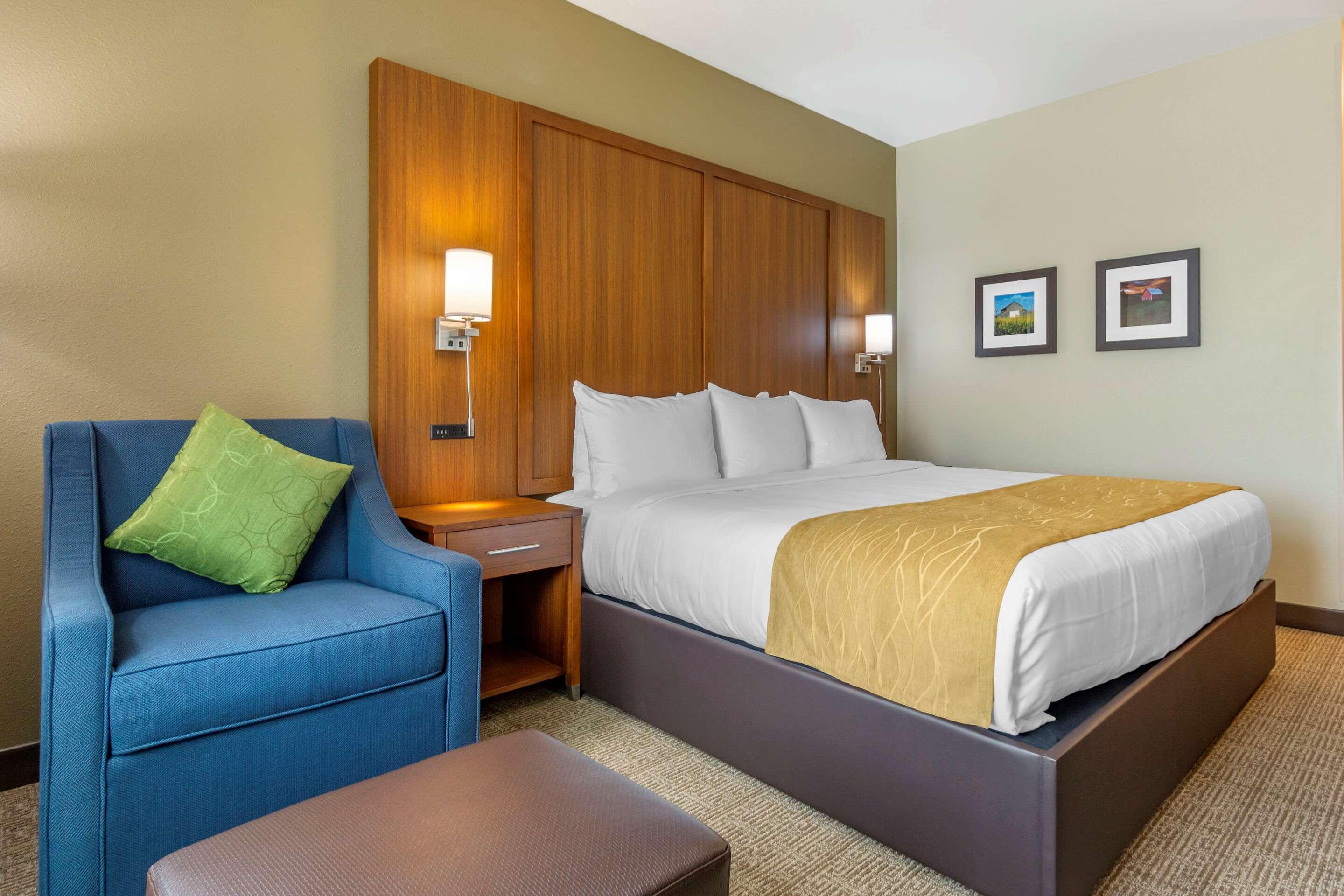 Comfort Inn & Suites Lakewood By Jblm Εξωτερικό φωτογραφία