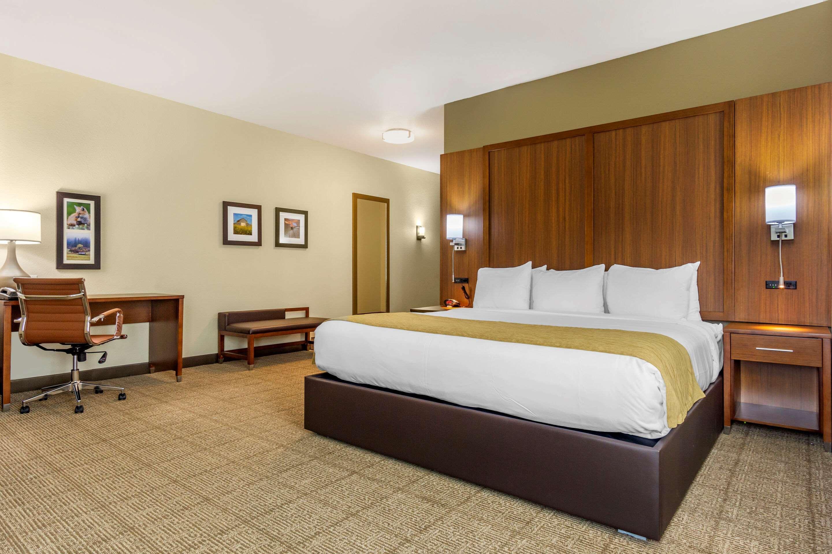 Comfort Inn & Suites Lakewood By Jblm Εξωτερικό φωτογραφία